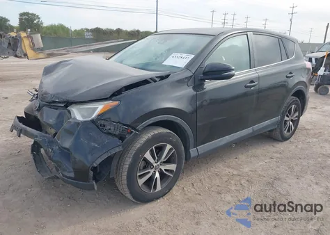 2018 Toyota Rav4 Xle z USA, uszkodzony, nr VIN 2T3RFREV2JW816350